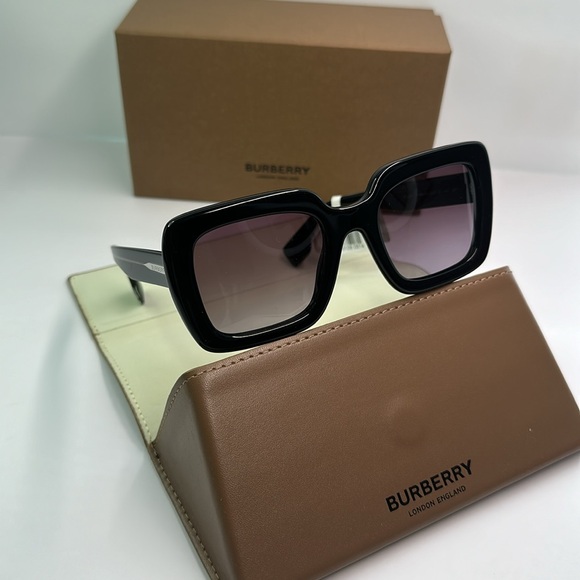 New Authentic Burberry Violet Gradient Square Ladies Sunglasses BE4284 37588H 52 - Picture 13 of 15